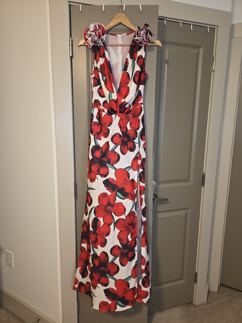 Floral Red V-Neck Maxi Dress - Elegant Summer Style
